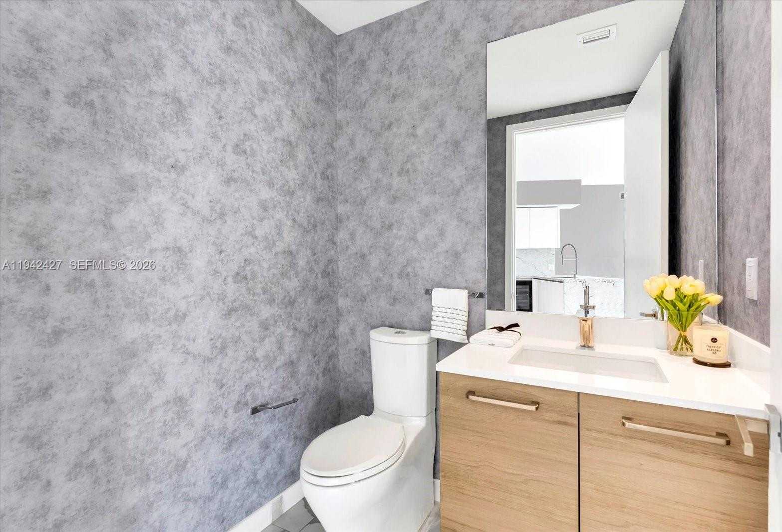 Small Image of 5500 EAST ISLAND ESTATES DR #704, Aventura Number 24