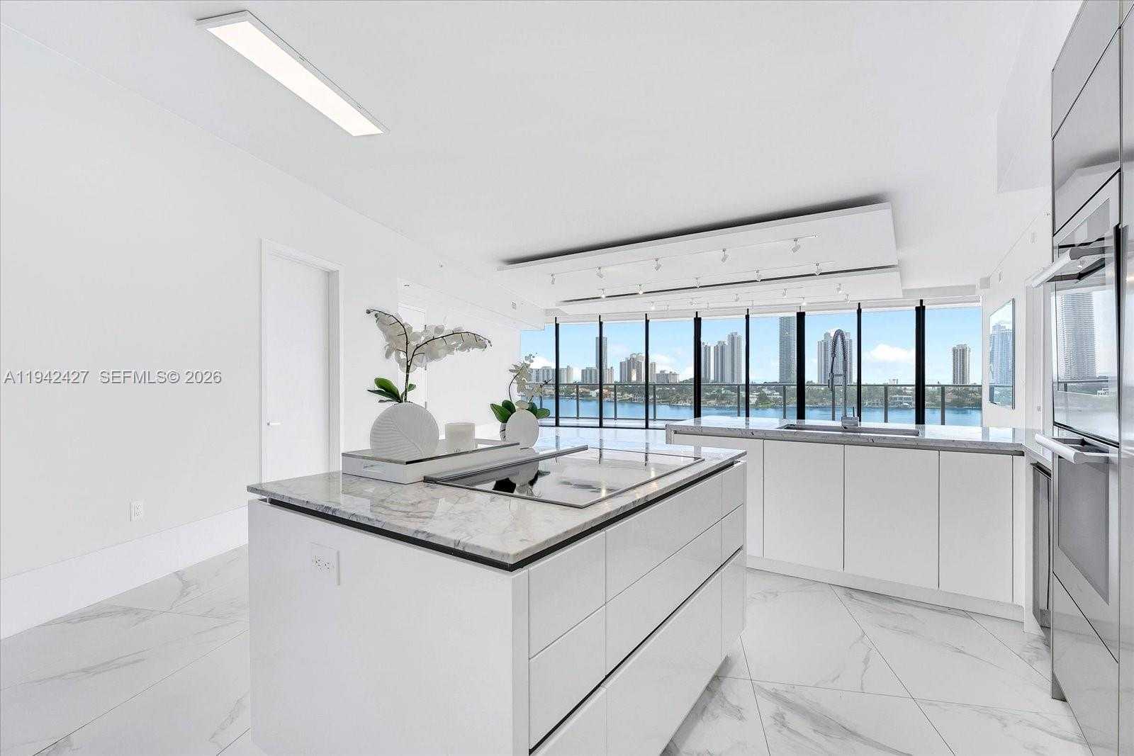 Small Image of 5500 EAST ISLAND ESTATES DR #704, Aventura Number 9