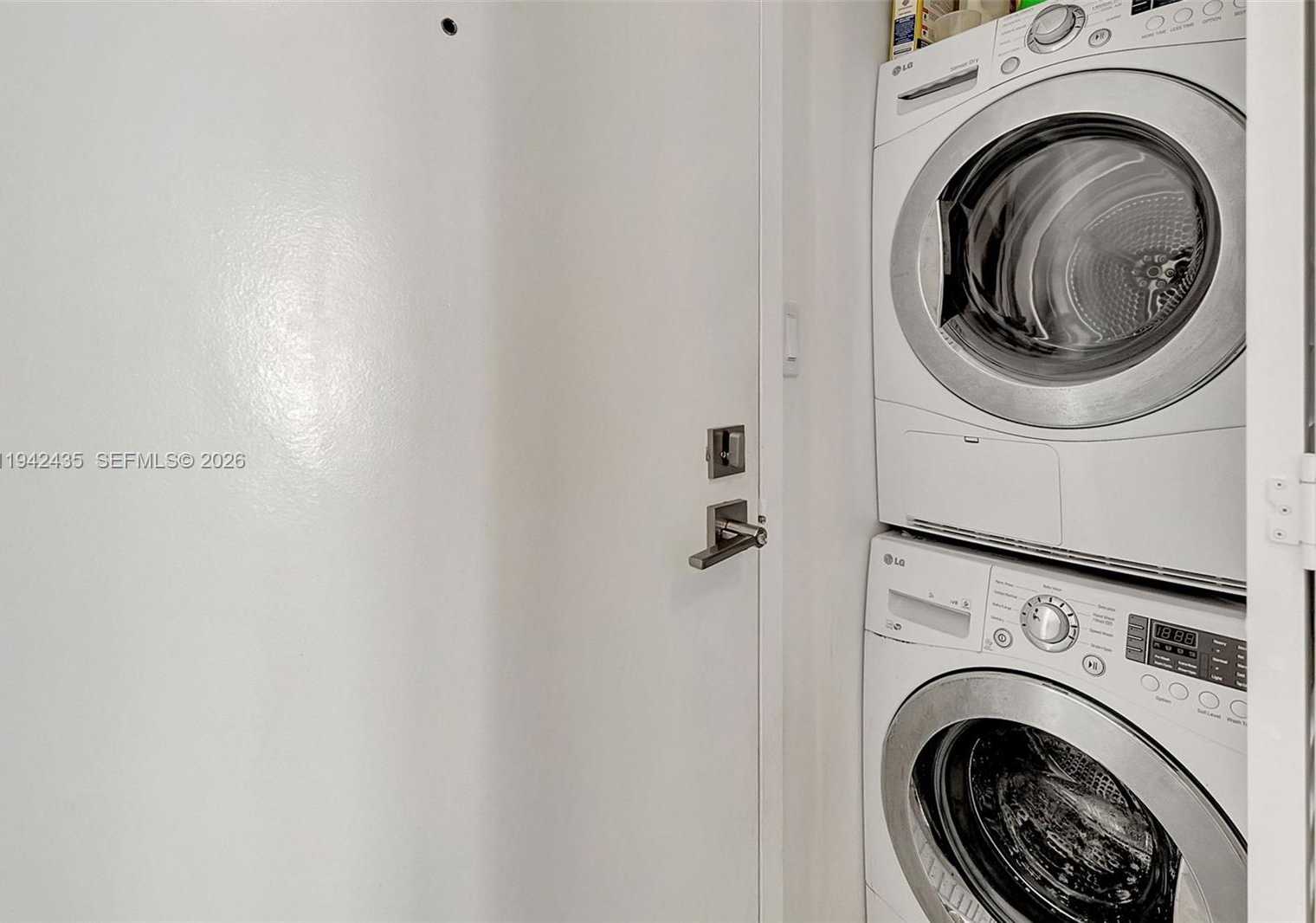 Small Image of 2457 COLLINS AVE #1402, Miami Beach Number 11