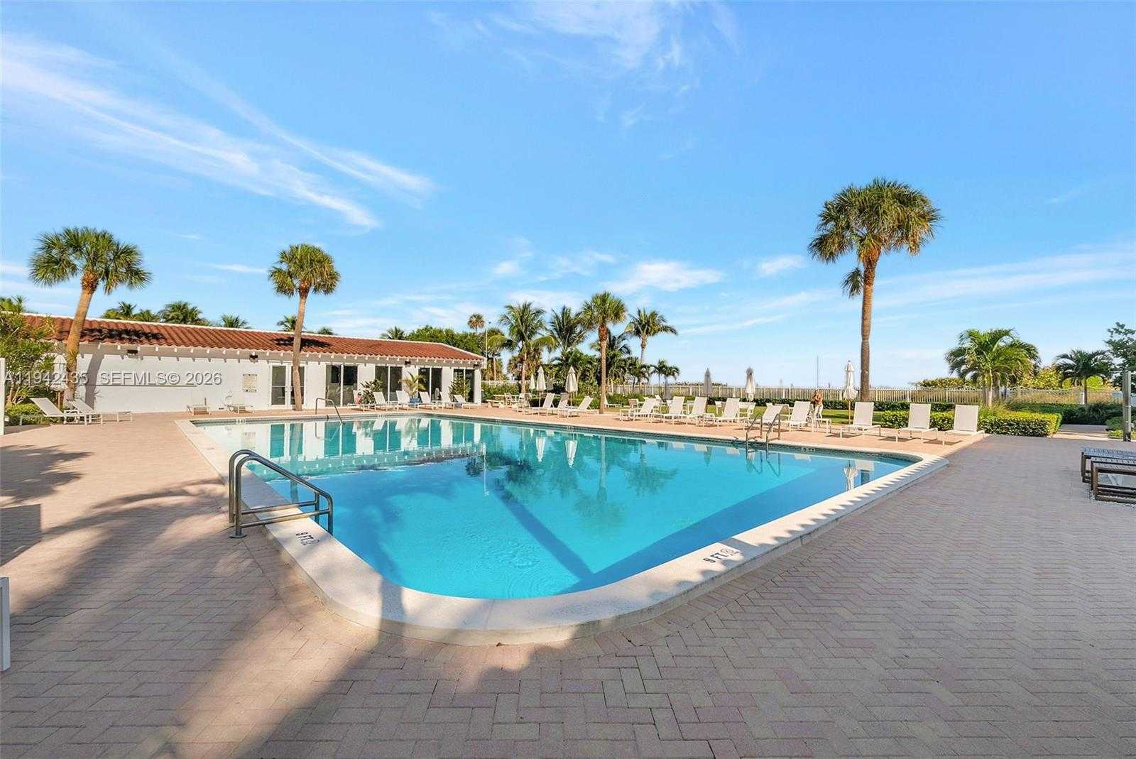 Small Image of 2457 COLLINS AVE #1402, Miami Beach Number 13