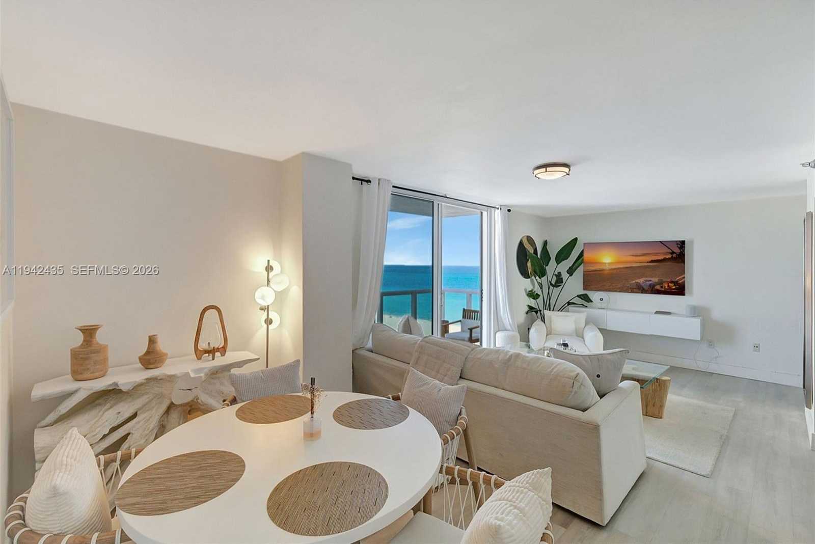 Small Image of 2457 COLLINS AVE #1402, Miami Beach Number 4