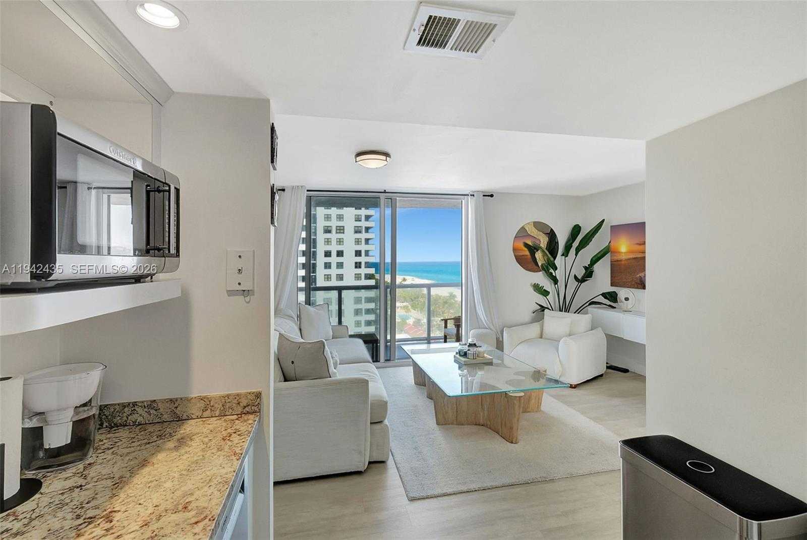 Small Image of 2457 COLLINS AVE #1402, Miami Beach Number 6