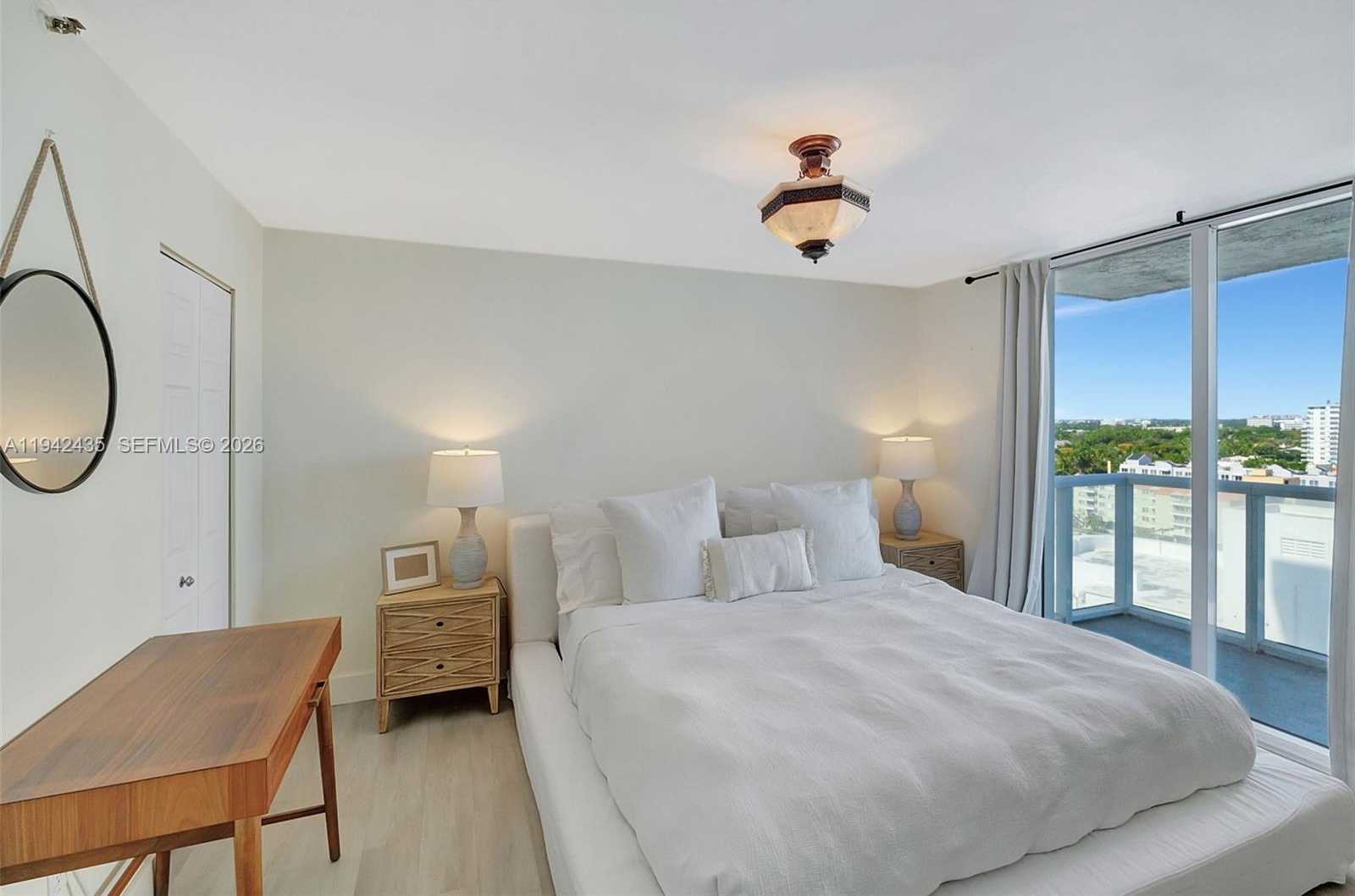 Small Image of 2457 COLLINS AVE #1402, Miami Beach Number 7