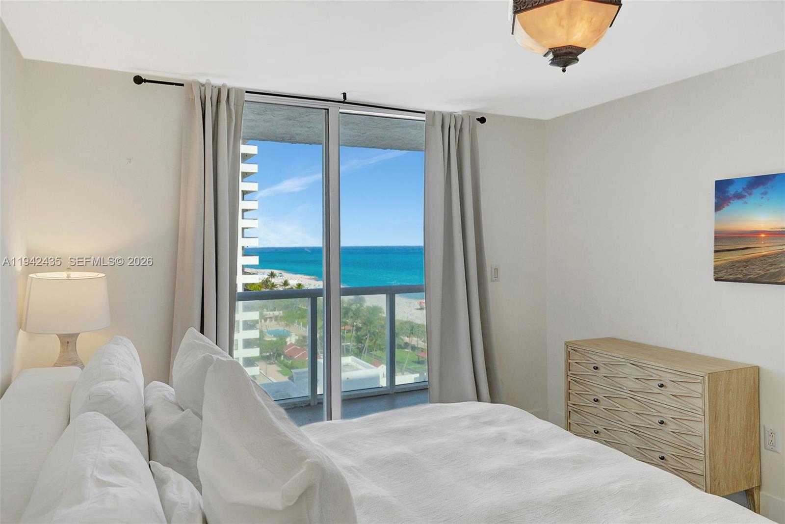 Small Image of 2457 COLLINS AVE #1402, Miami Beach Number 8