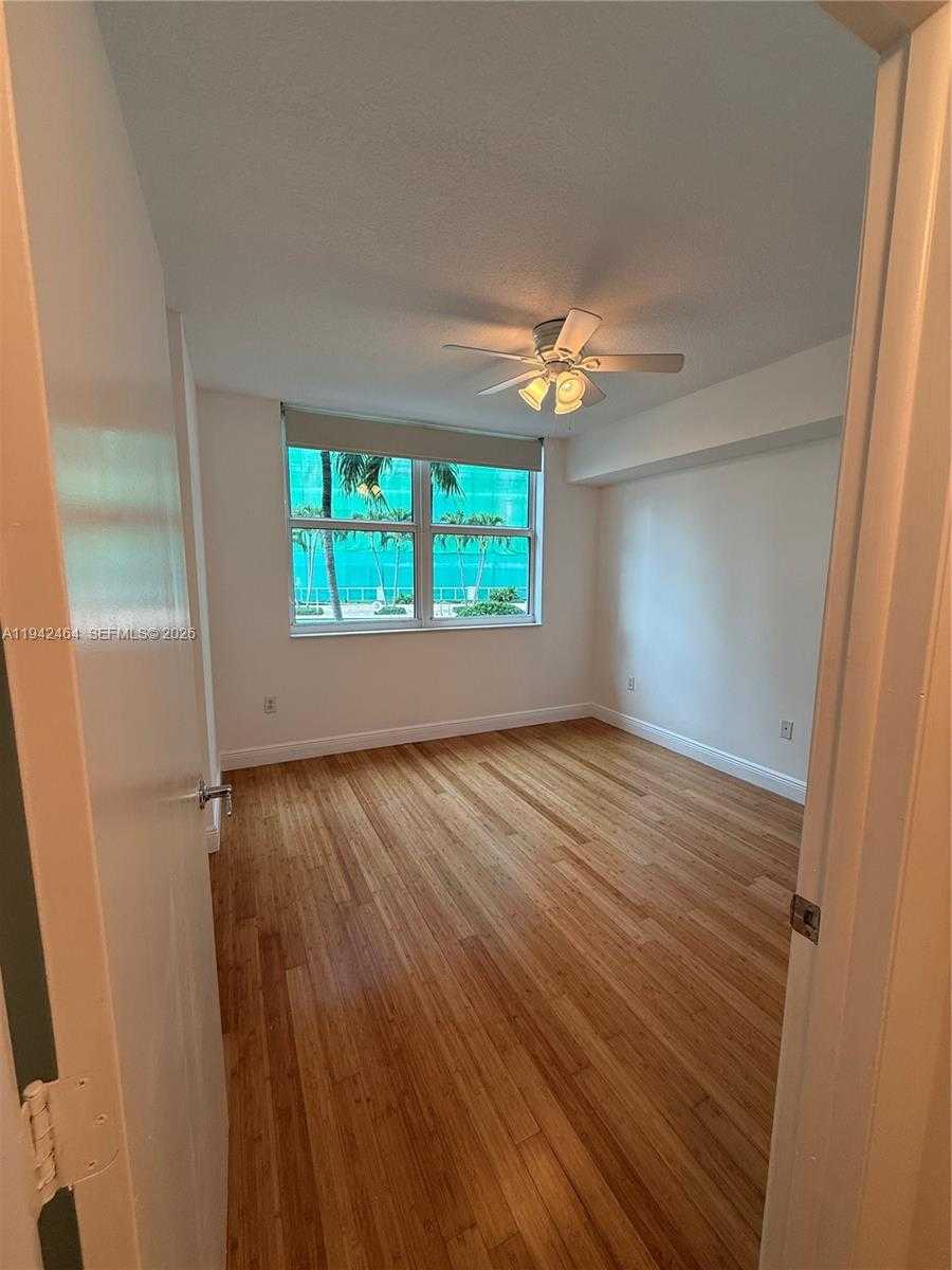 Small Image of 31 SOUTH EAST 5TH ST #1204, Miami Number 27