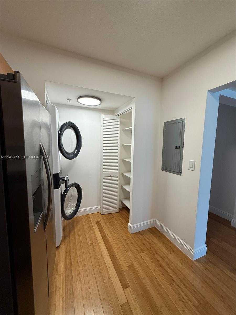 Small Image of 31 SOUTH EAST 5TH ST #1204, Miami Number 8