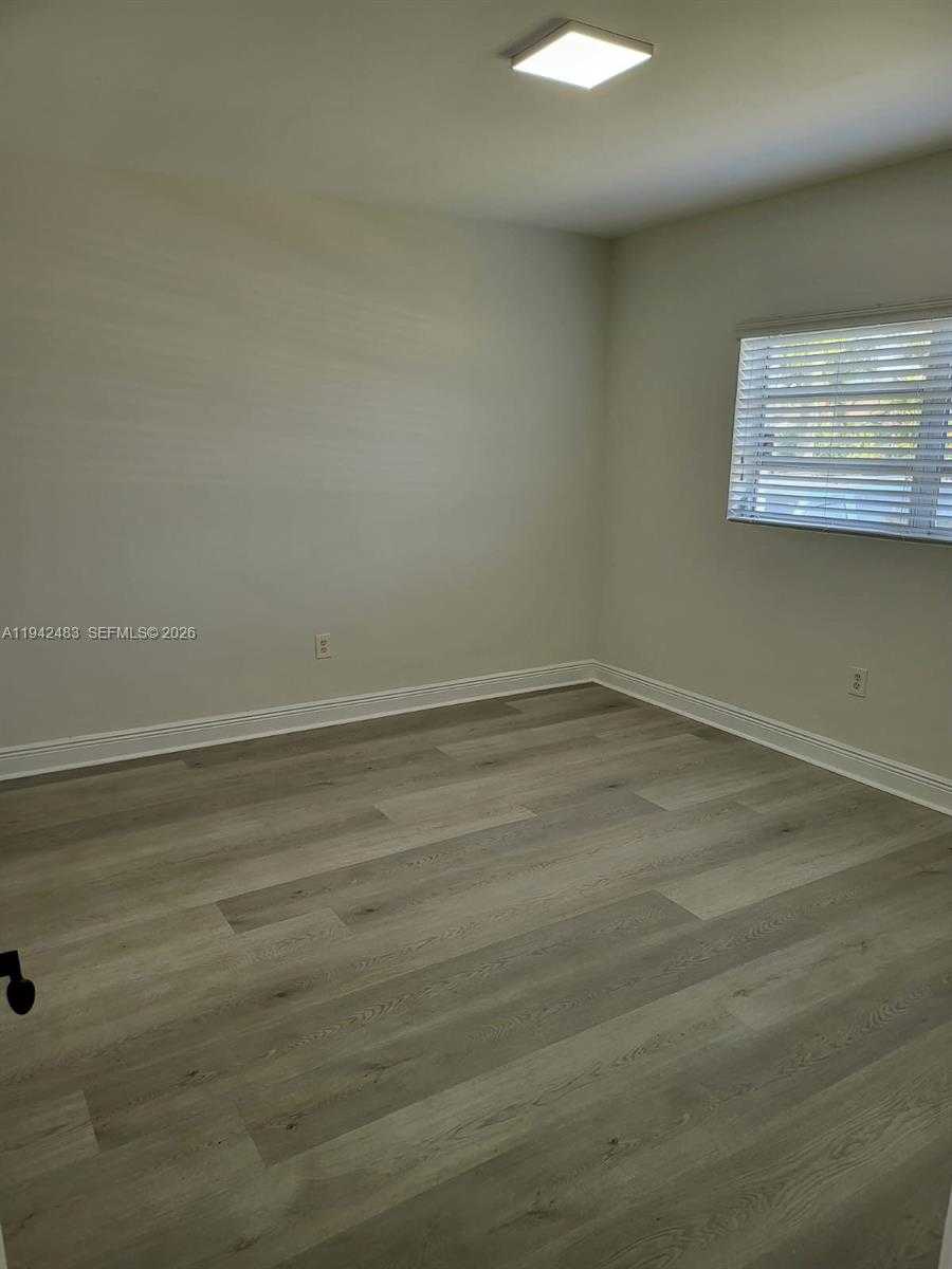 Small Image of 2330 SOUTH WEST 31ST AVE, Miami Number 11