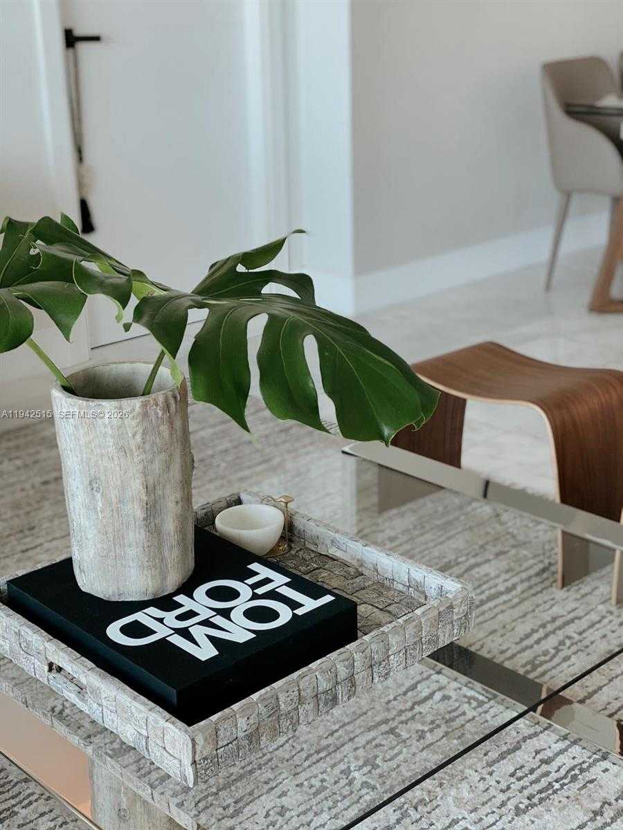 Small Image of 800 CLAUGHTON ISLAND DR #2002, Miami Number 15