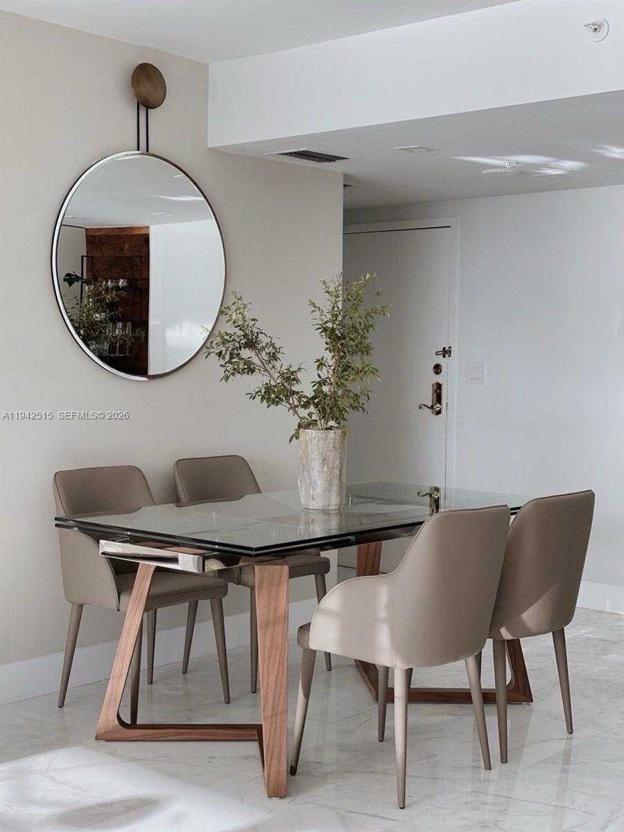 Small Image of 800 CLAUGHTON ISLAND DR #2002, Miami Number 17