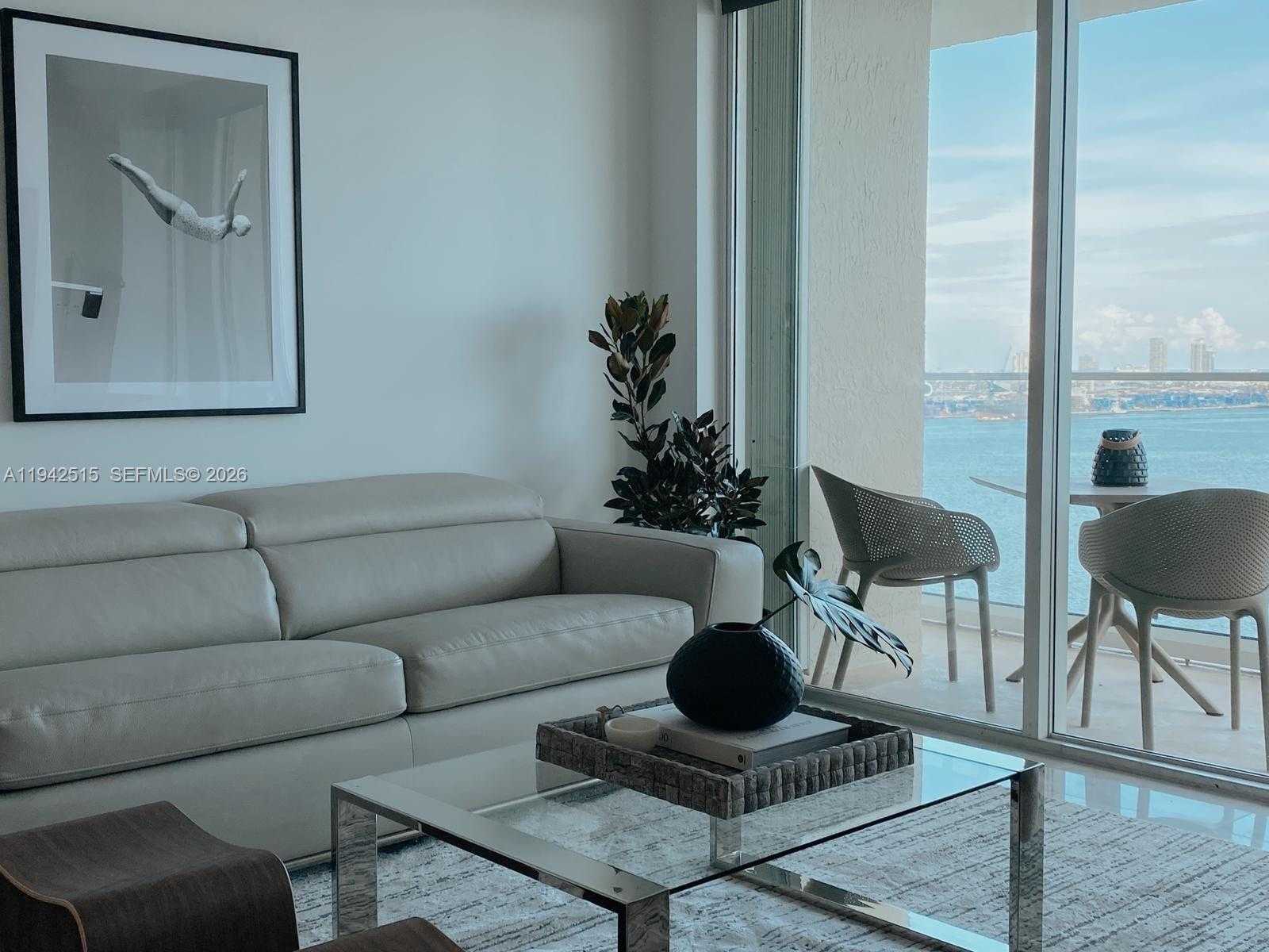 Small Image of 800 CLAUGHTON ISLAND DR #2002, Miami Number 22
