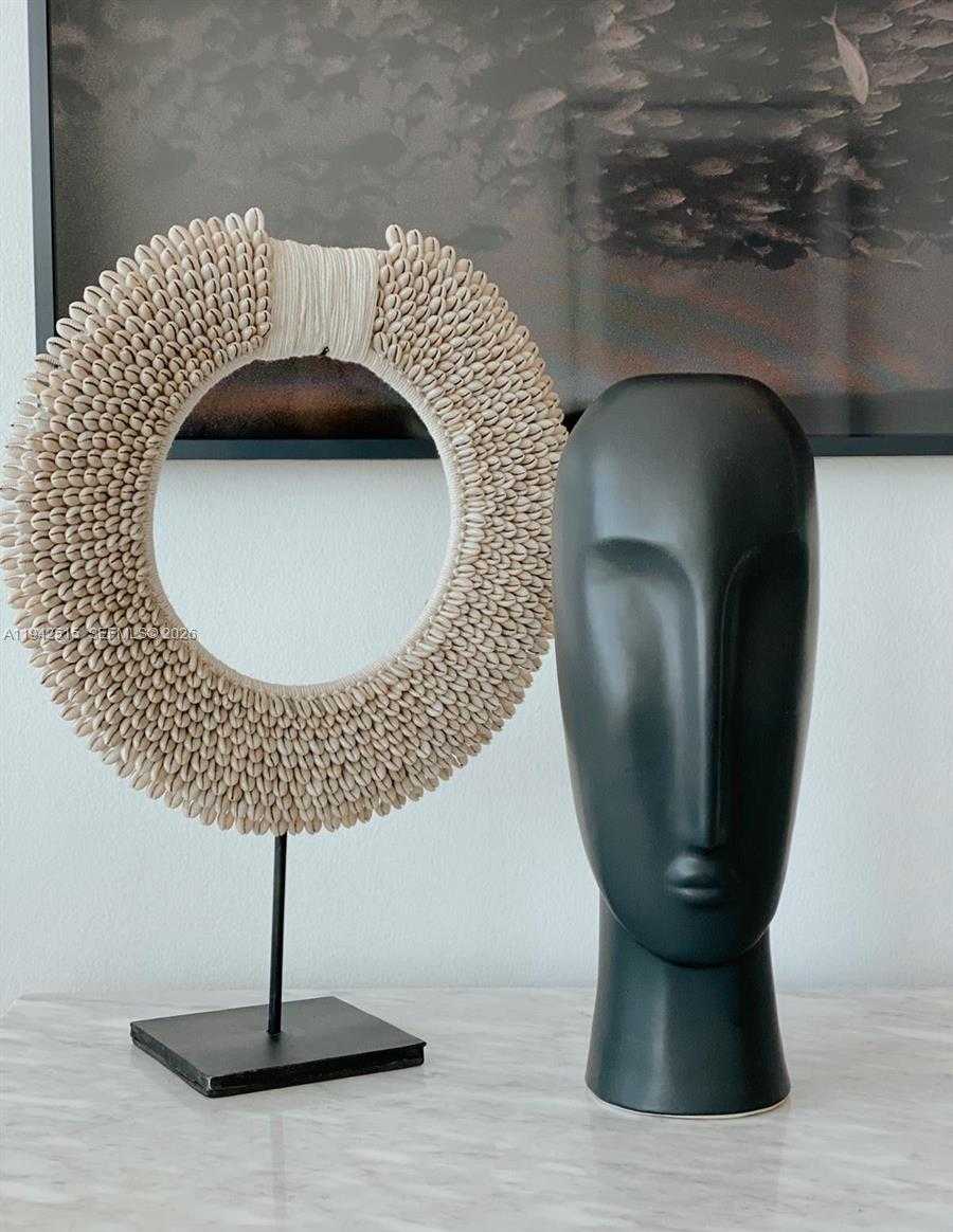 Small Image of 800 CLAUGHTON ISLAND DR #2002, Miami Number 23