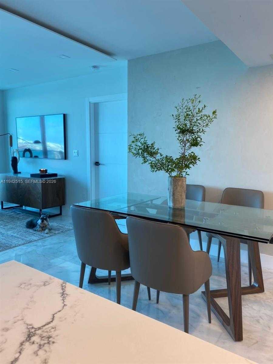 Small Image of 800 CLAUGHTON ISLAND DR #2002, Miami Number 28