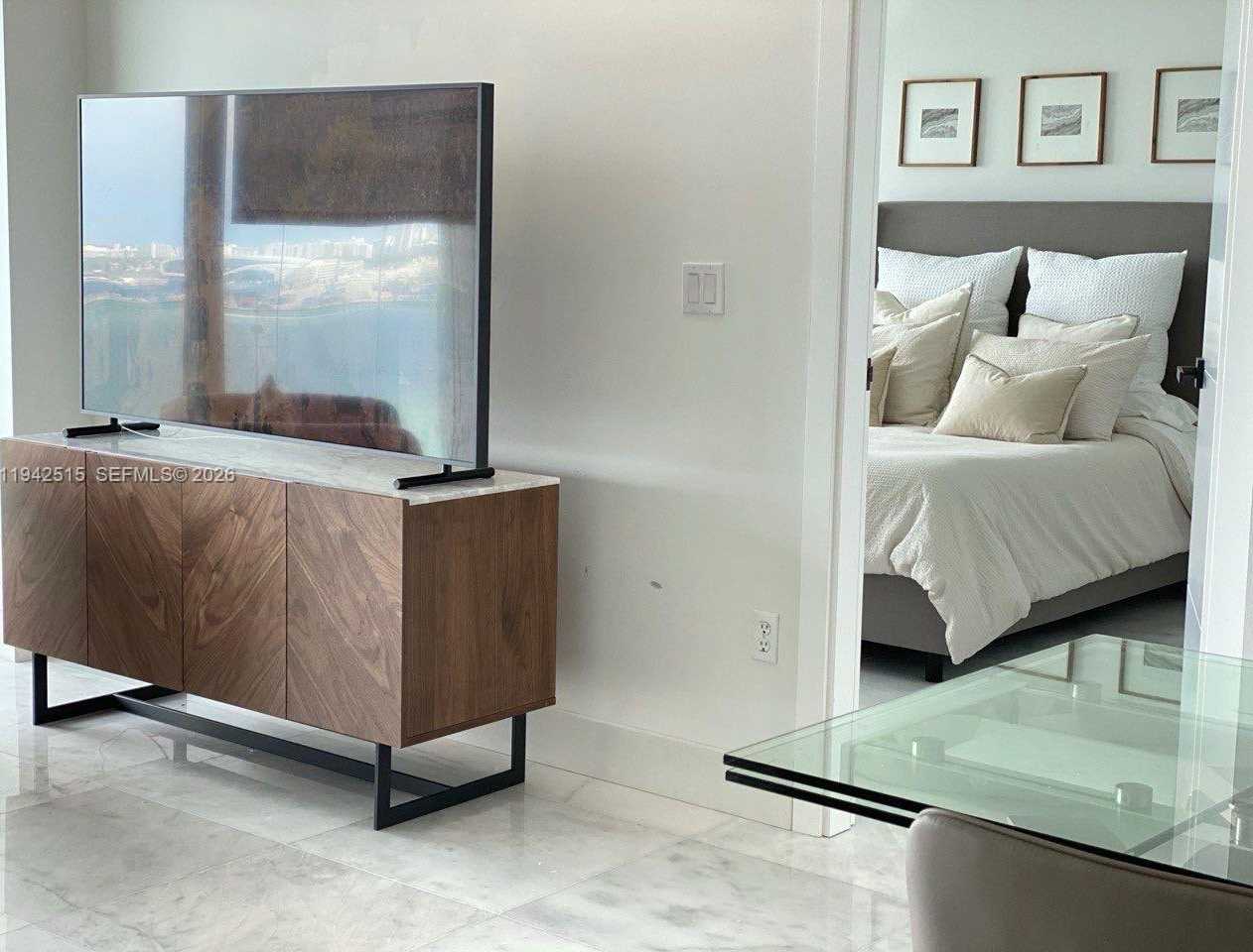 Small Image of 800 CLAUGHTON ISLAND DR #2002, Miami Number 8