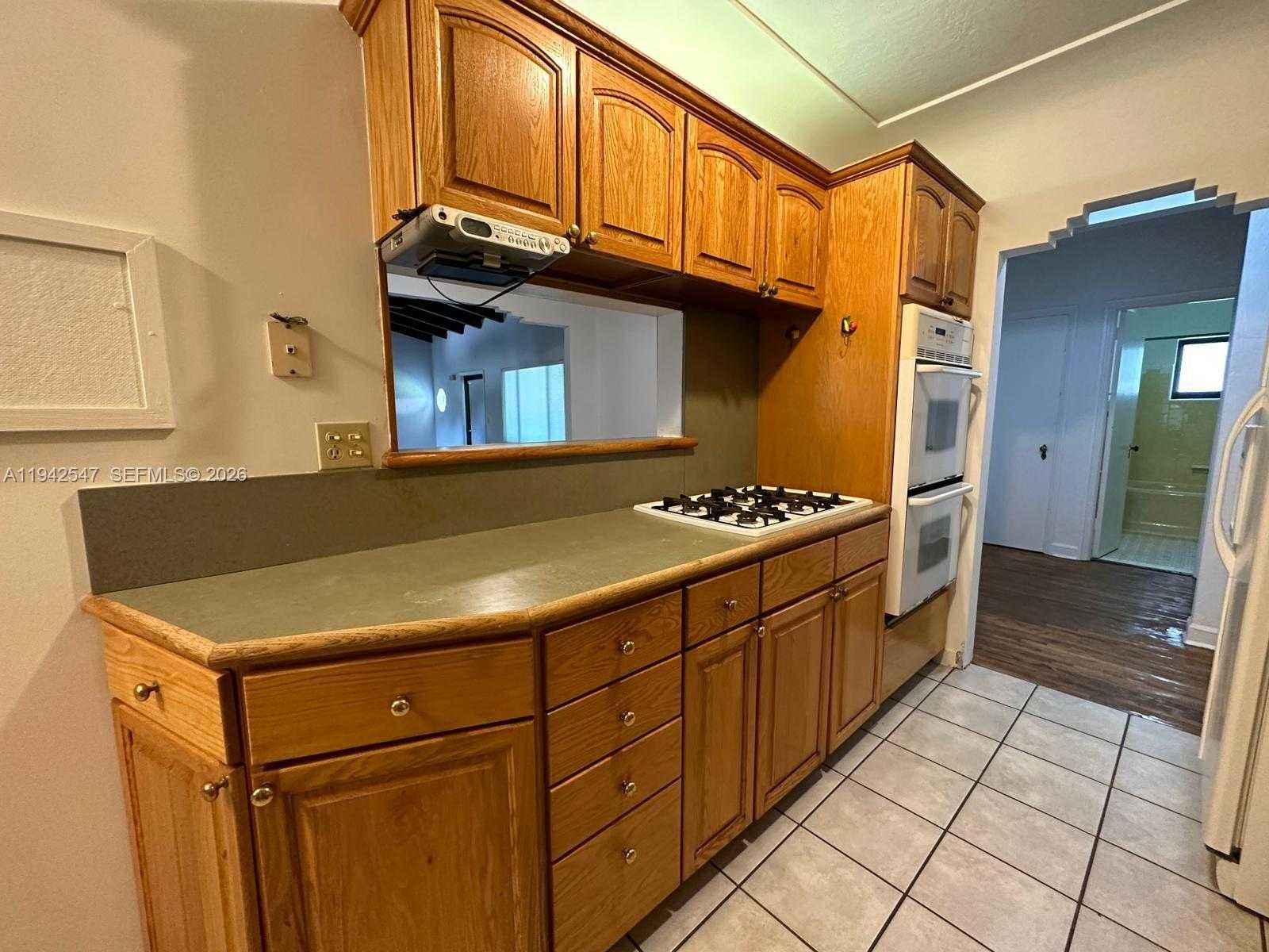 Small Image of 3050 SOUTH WEST 21ST ST, Miami Number 13