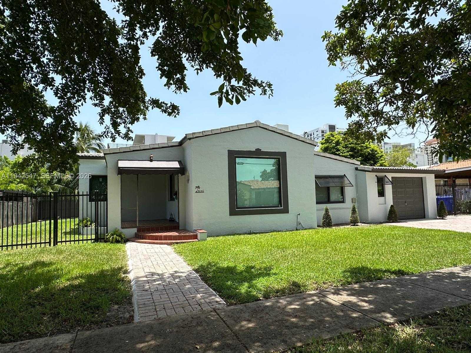 Small Image of 3050 SOUTH WEST 21ST ST, Miami Number 2