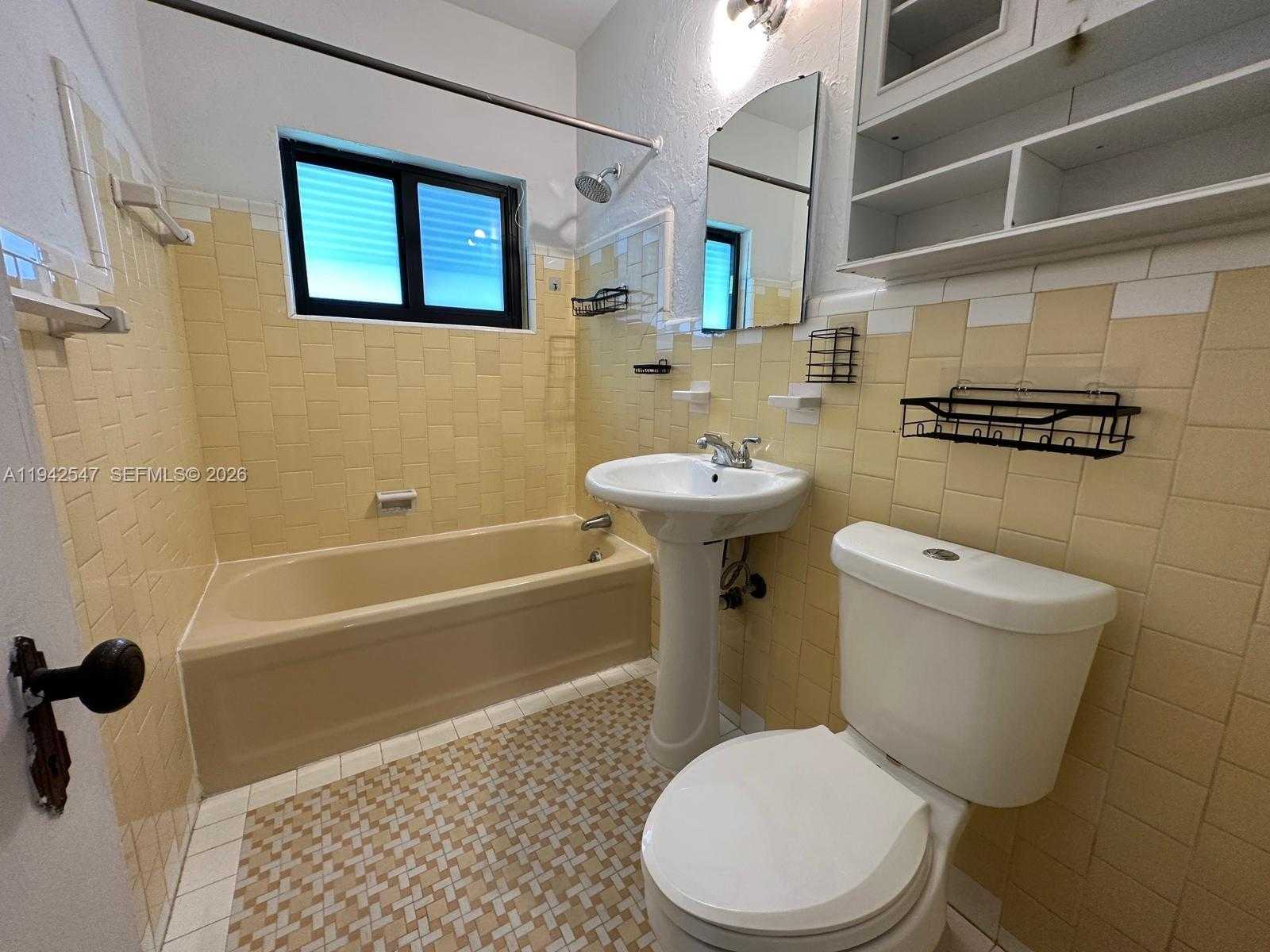 Small Image of 3050 SOUTH WEST 21ST ST, Miami Number 26