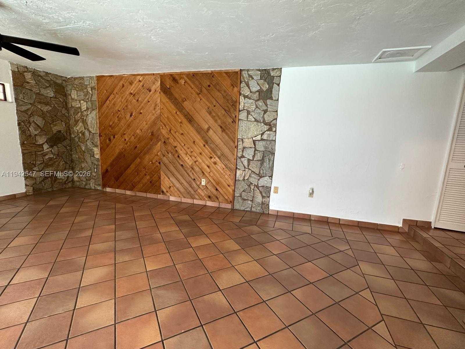 Small Image of 3050 SOUTH WEST 21ST ST, Miami Number 30