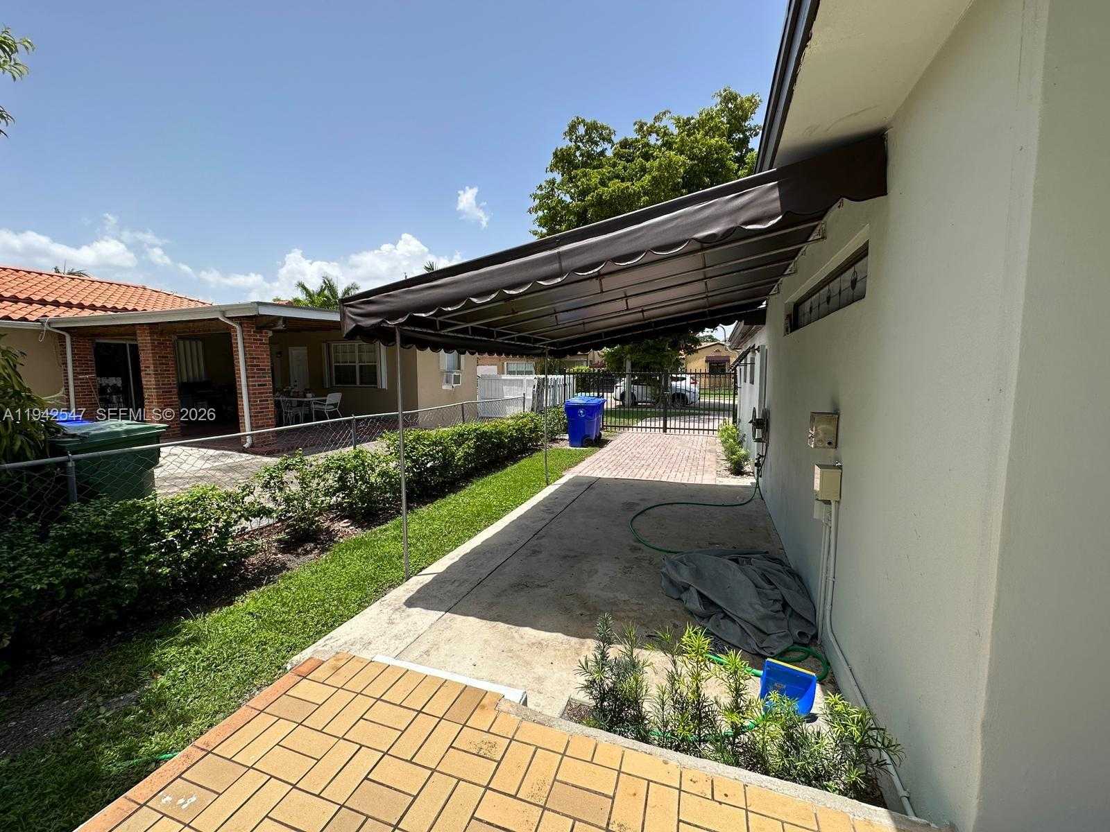 Small Image of 3050 SOUTH WEST 21ST ST, Miami Number 35