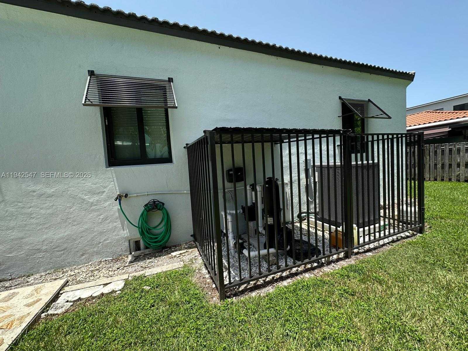 Small Image of 3050 SOUTH WEST 21ST ST, Miami Number 37