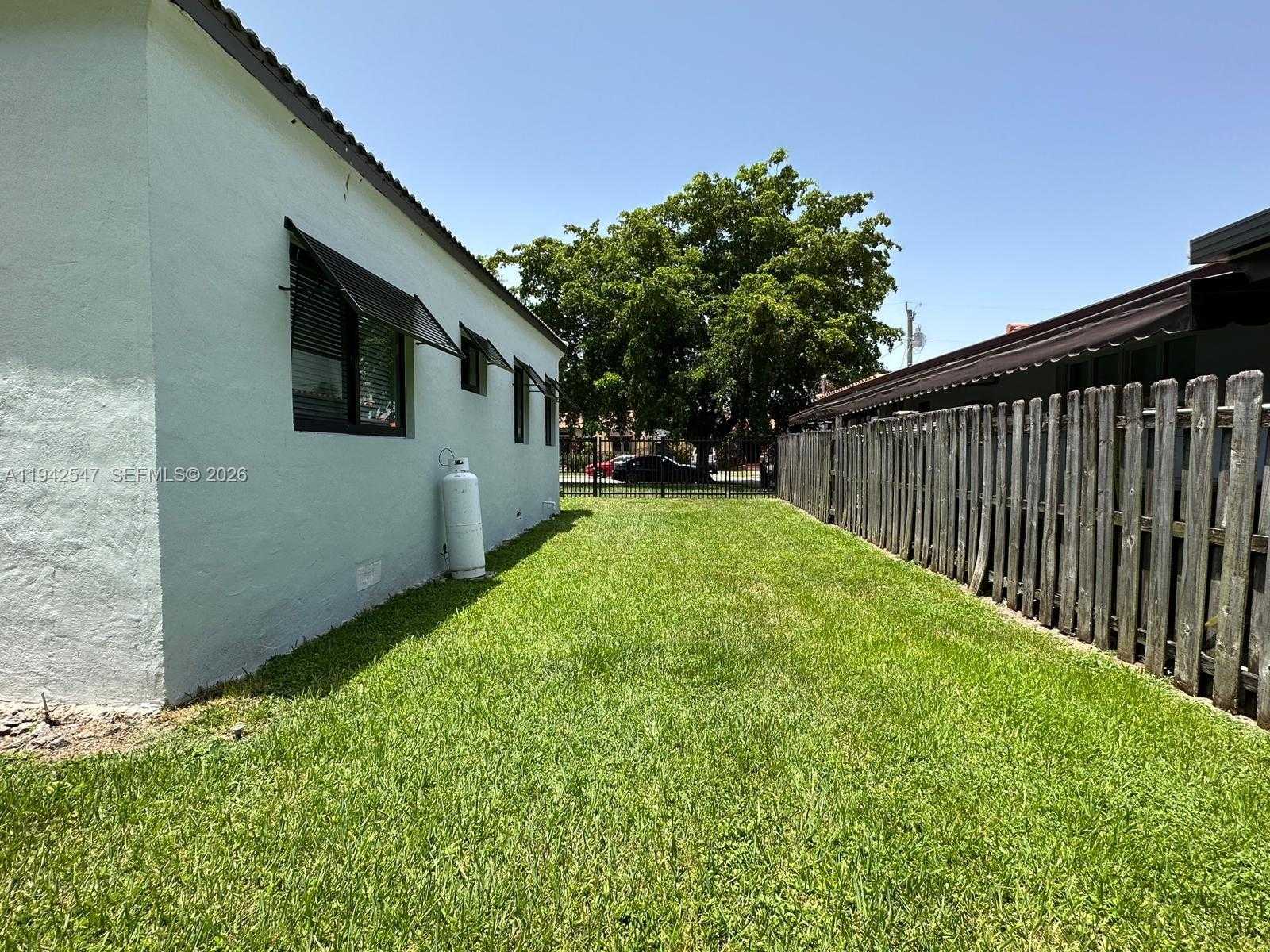 Small Image of 3050 SOUTH WEST 21ST ST, Miami Number 38