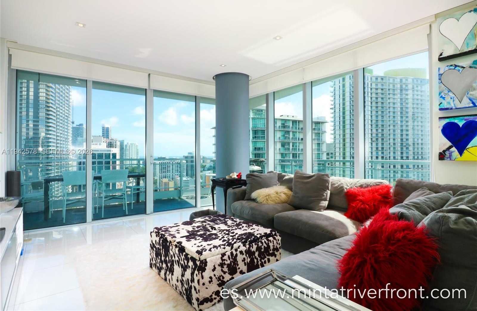 Small Image of 92 SOUTH WEST 3RD ST #3005, Miami Number 7
