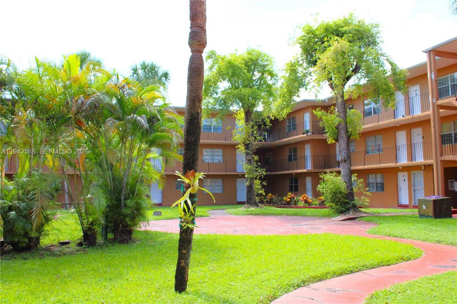 Small Image of 1280 WEST 54TH ST #308B, Hialeah Number 10