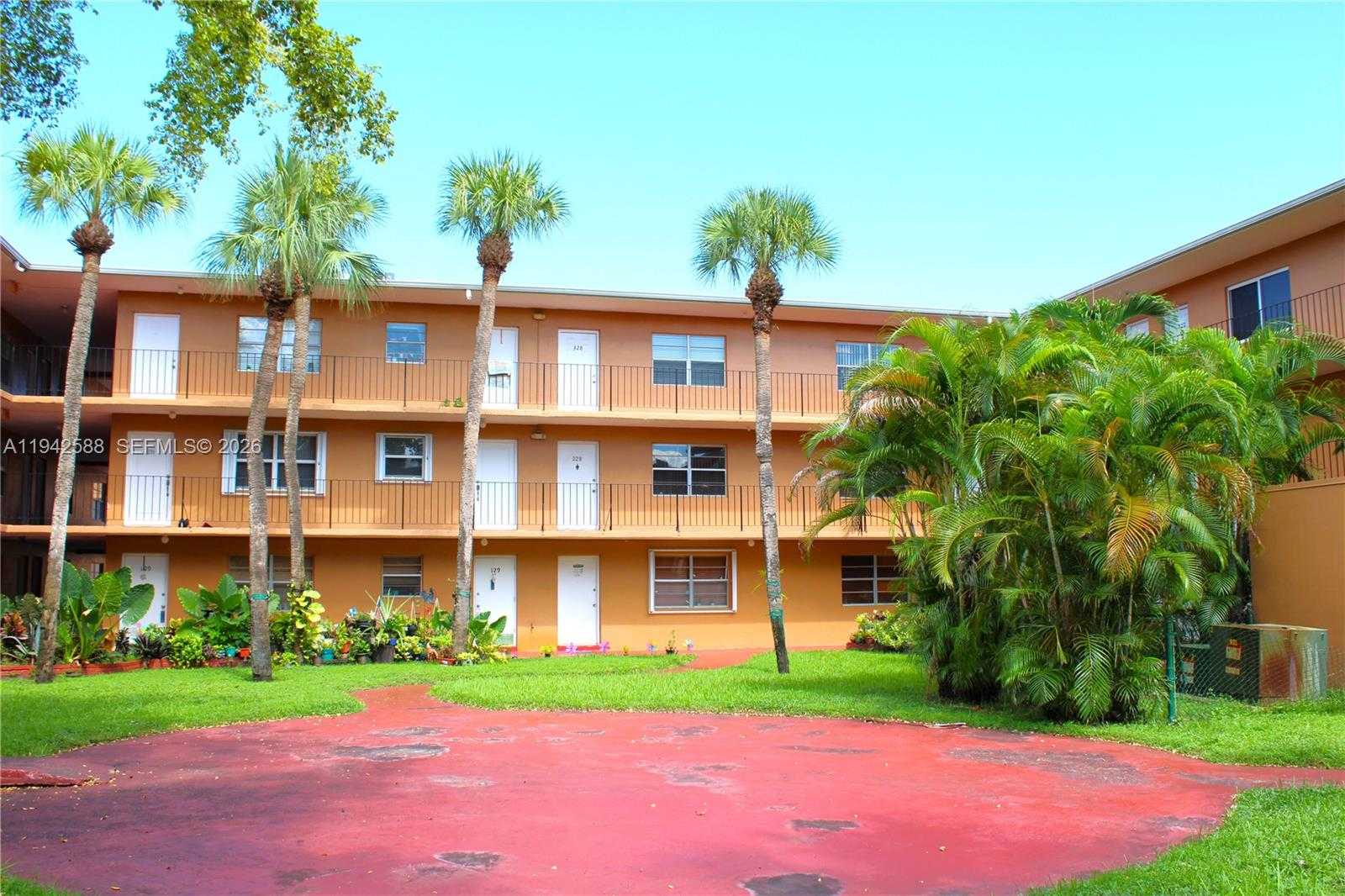 Small Image of 1280 WEST 54TH ST #308B, Hialeah Number 11