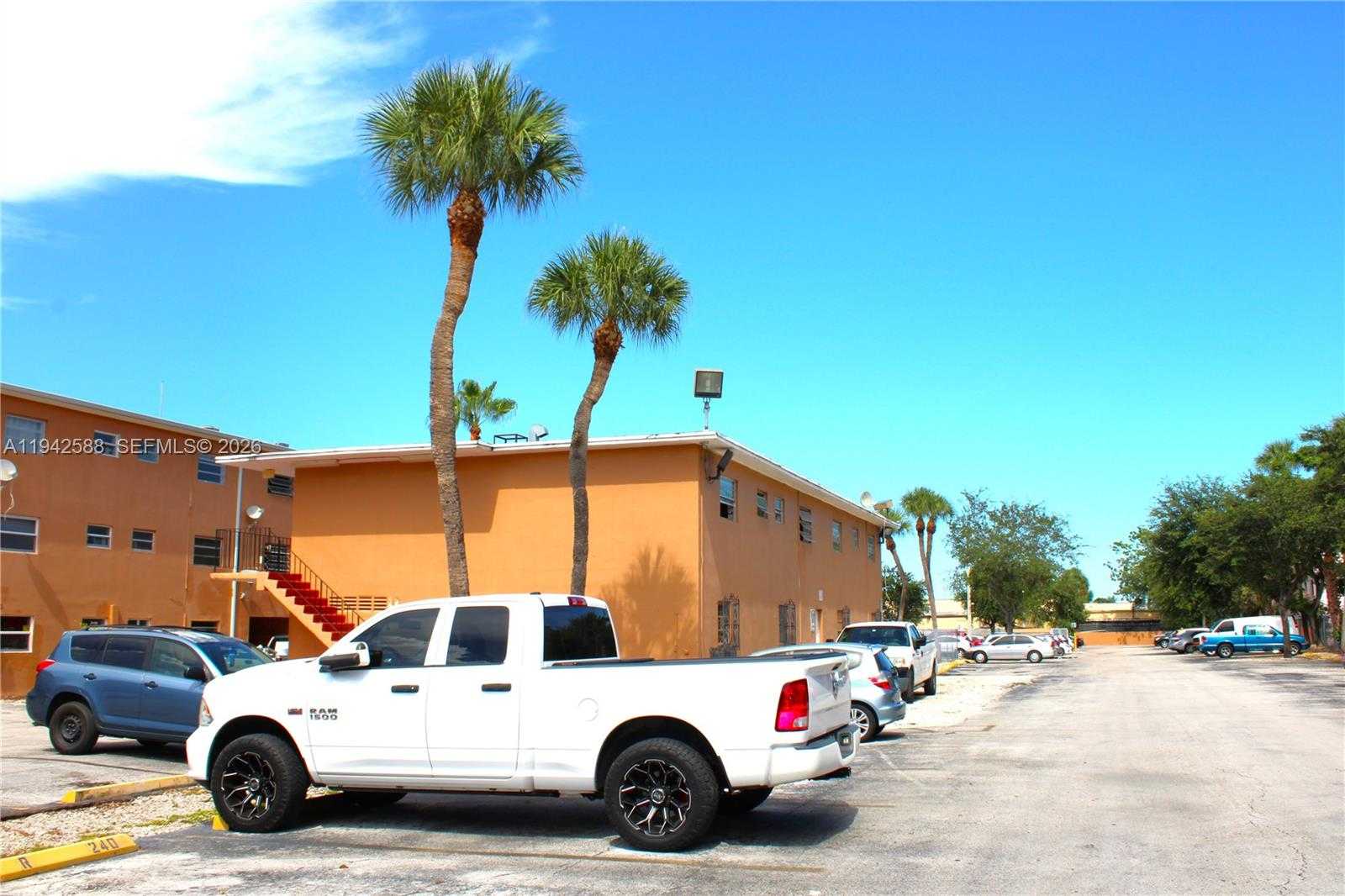 Small Image of 1280 WEST 54TH ST #308B, Hialeah Number 16