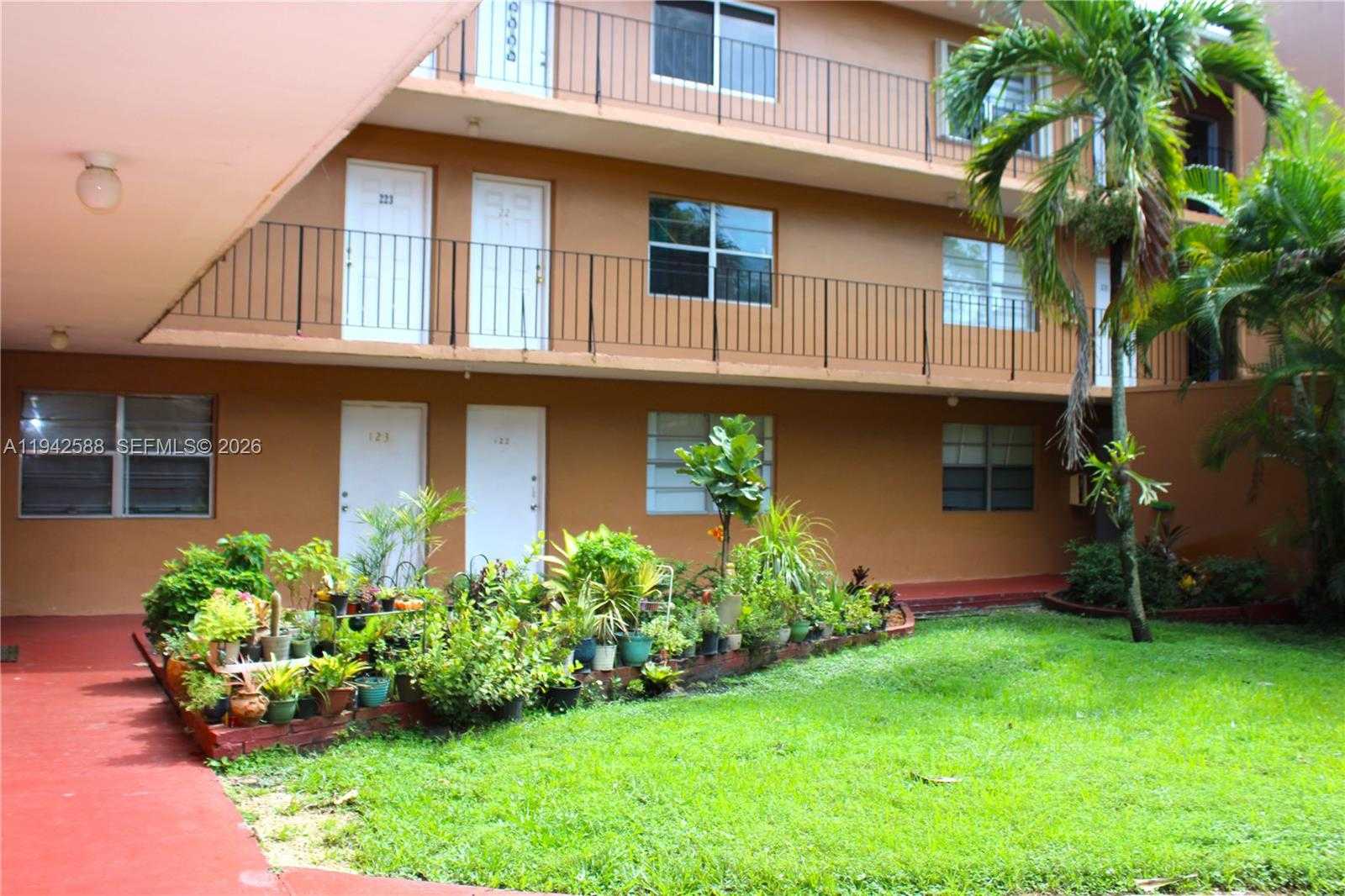 Small Image of 1280 WEST 54TH ST #308B, Hialeah Number 8
