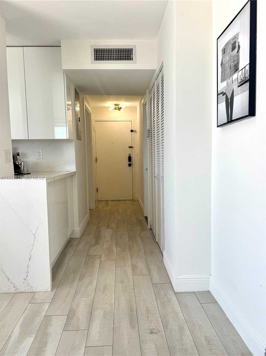 Small Image of 6900 BAY DR #6D, Miami Beach Number 6