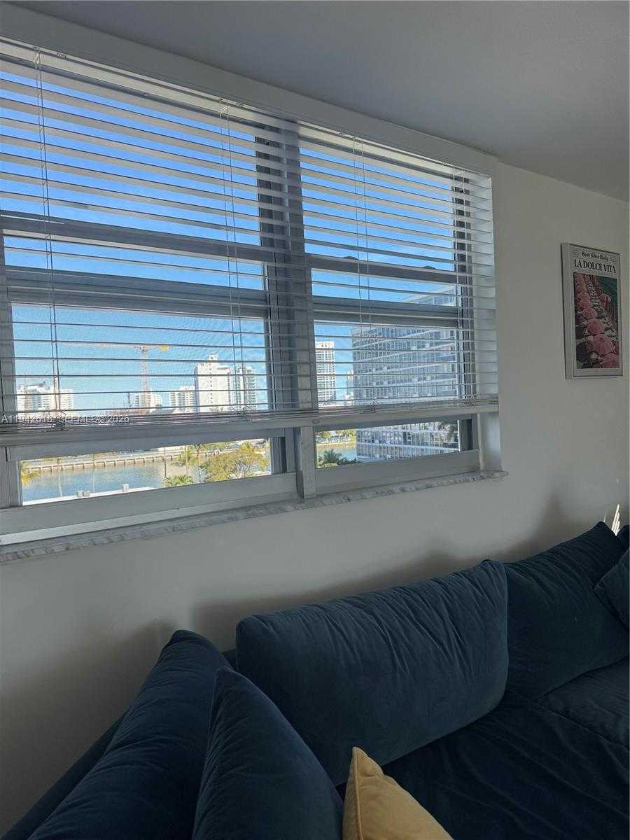 Small Image of 6900 BAY DR #6D, Miami Beach Number 7