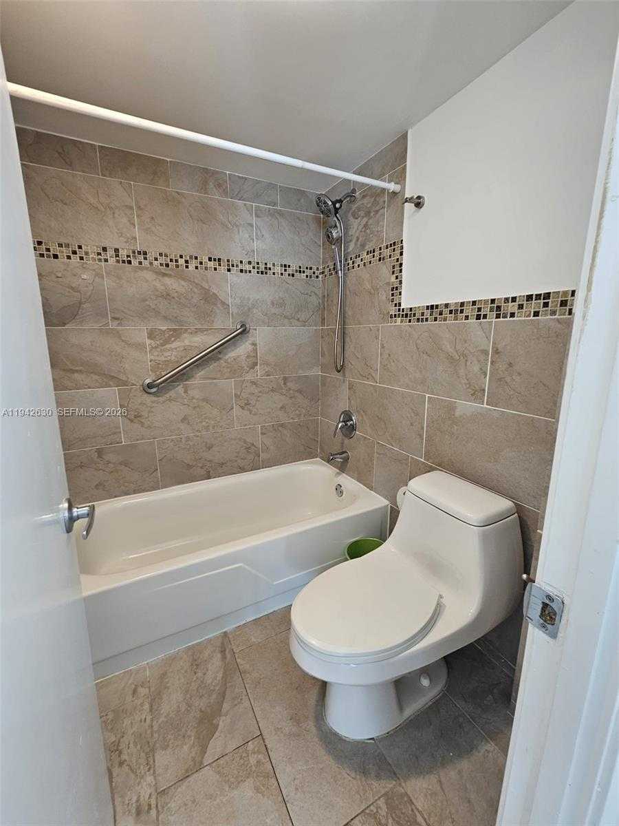 Small Image of 7135 COLLINS AVE #1011, Miami Beach Number 11