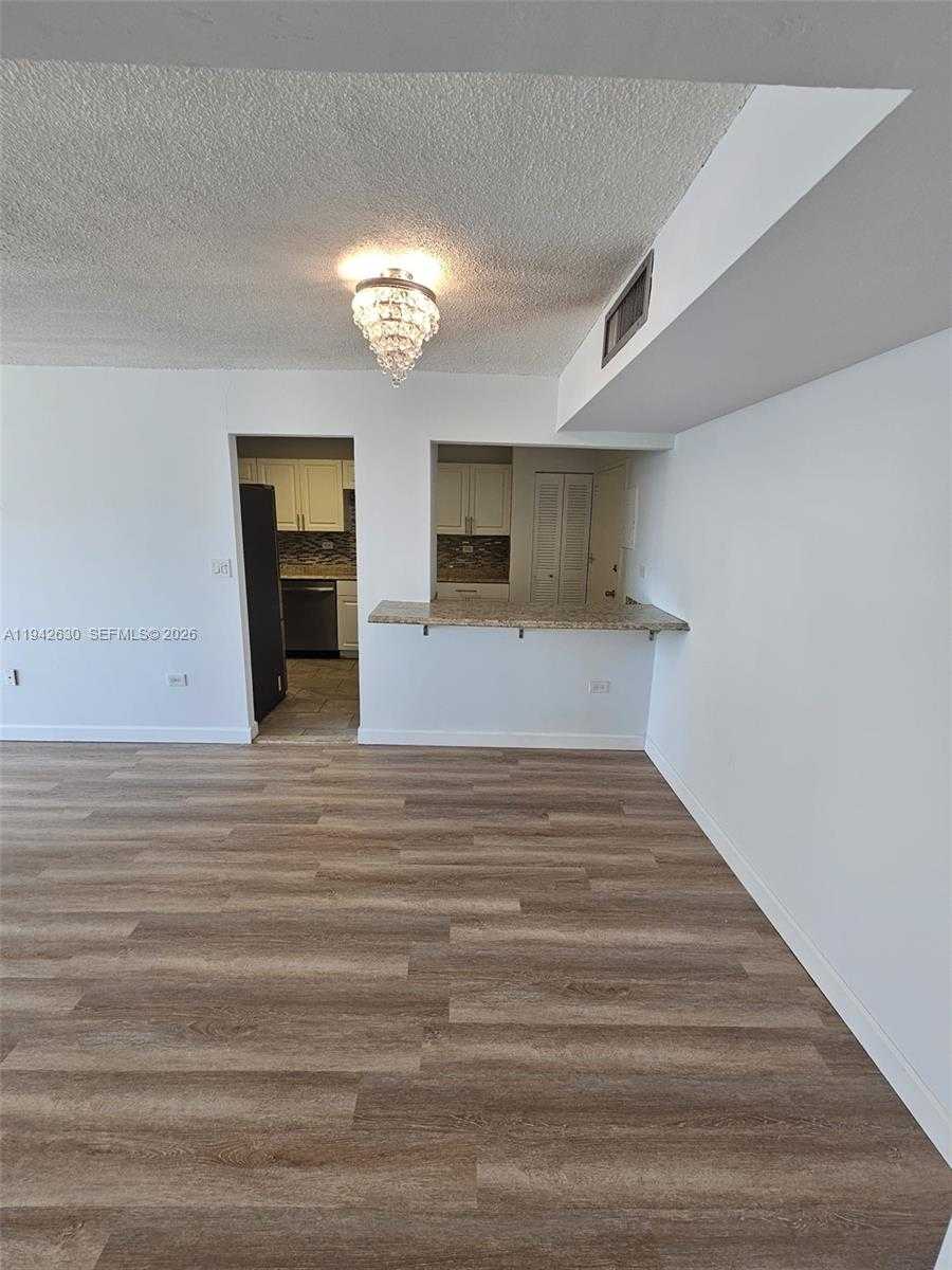 Small Image of 7135 COLLINS AVE #1011, Miami Beach Number 6