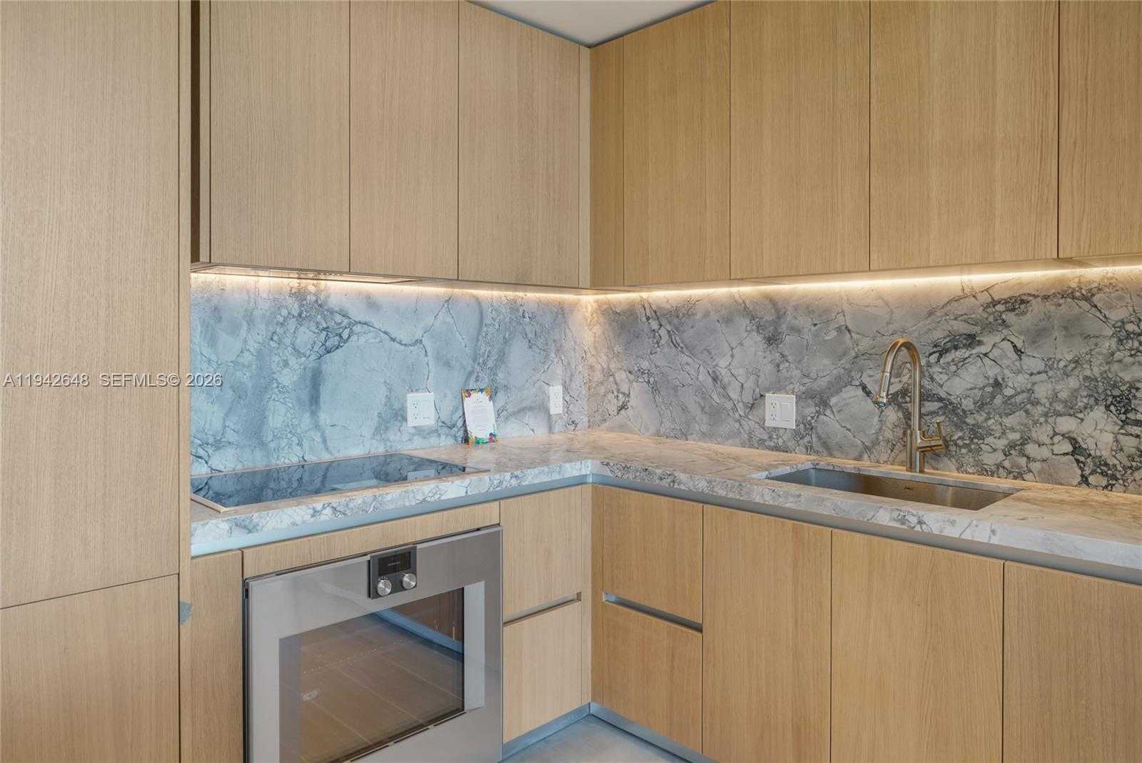 Small Image of 500 ALTON RD #1506, Miami Beach Number 7