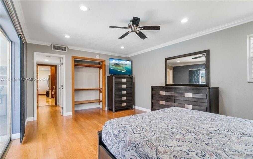 Small Image of 601 NORTH 44TH AVE, Hollywood Number 23