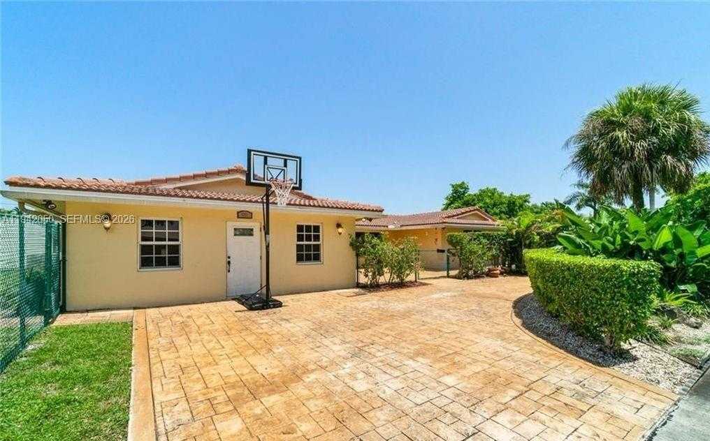 Small Image of 601 NORTH 44TH AVE, Hollywood Number 29