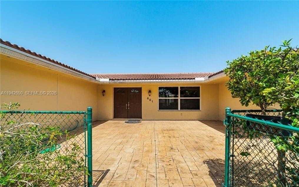 Small Image of 601 NORTH 44TH AVE, Hollywood Number 30