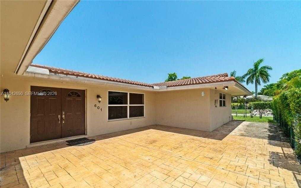 Small Image of 601 NORTH 44TH AVE, Hollywood Number 31