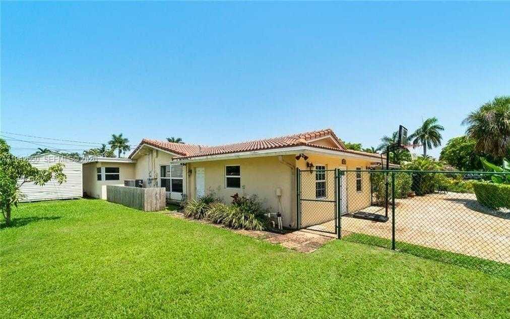 Small Image of 601 NORTH 44TH AVE, Hollywood Number 32