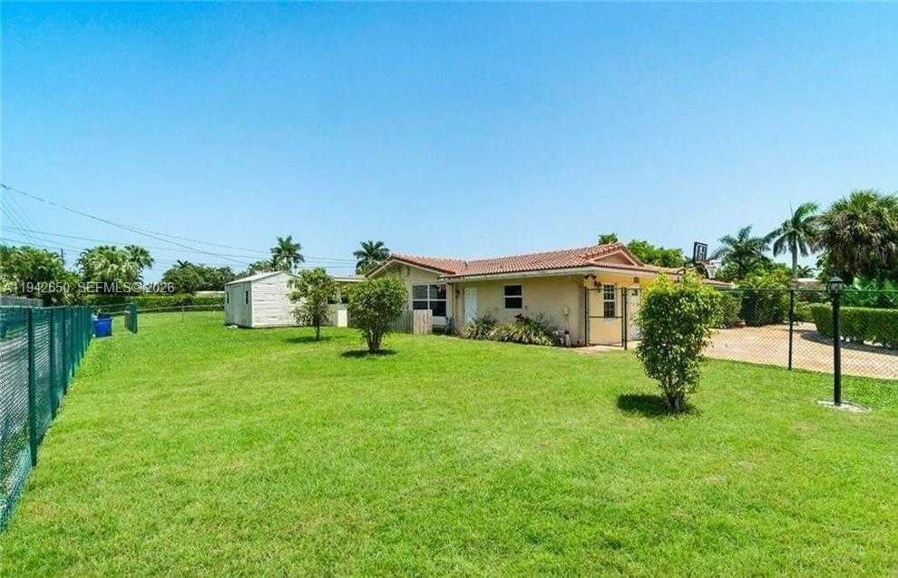 Small Image of 601 NORTH 44TH AVE, Hollywood Number 33