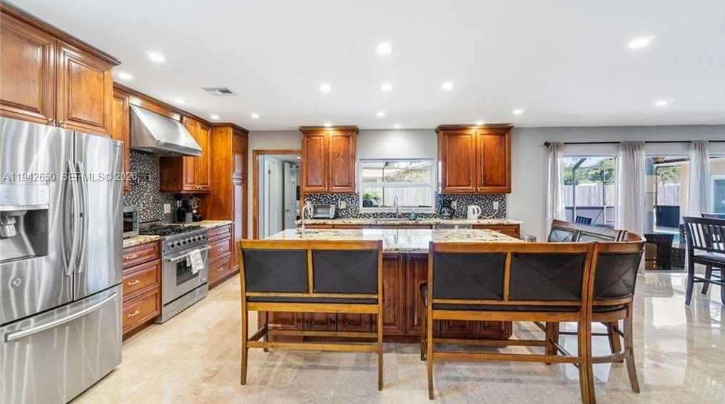 Small Image of 601 NORTH 44TH AVE, Hollywood Number 6