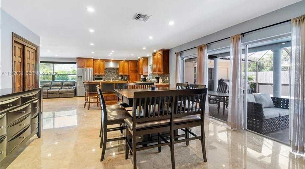 Small Image of 601 NORTH 44TH AVE, Hollywood Number 9