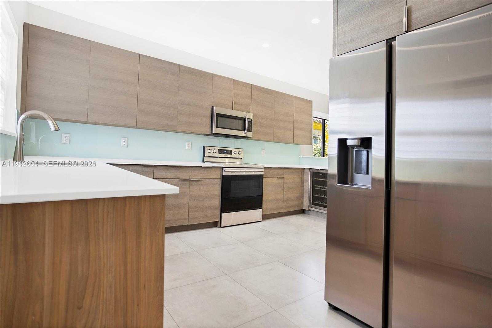 Small Image of 1744 SOUTH WEST 22ND TER, Miami Number 19