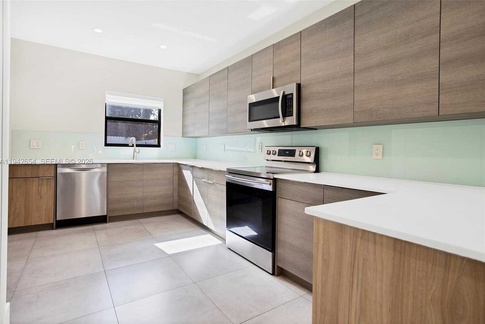 Small Image of 1744 SOUTH WEST 22ND TER, Miami Number 23