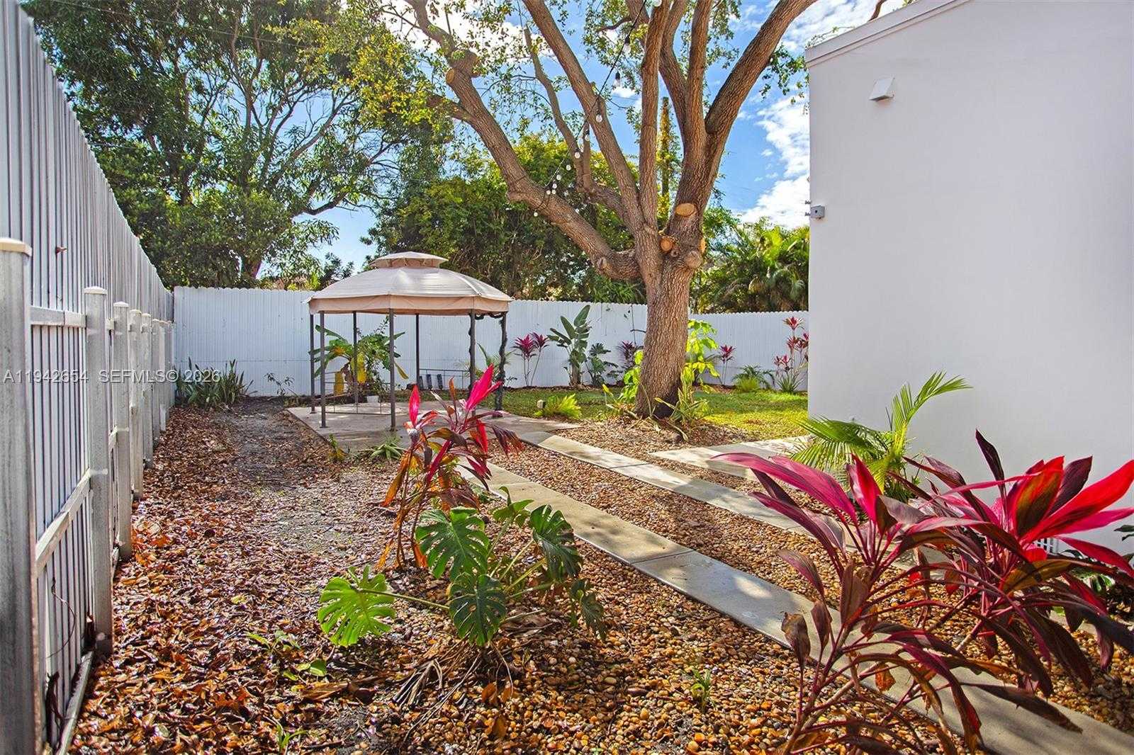 Small Image of 1744 SOUTH WEST 22ND TER, Miami Number 51