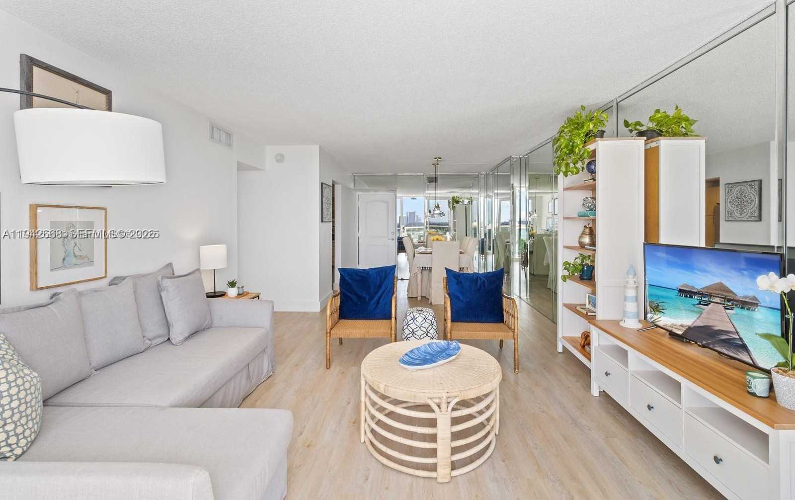 Small Image of 100 BAYVIEW DR #1024, Sunny Isles Beach Number 11