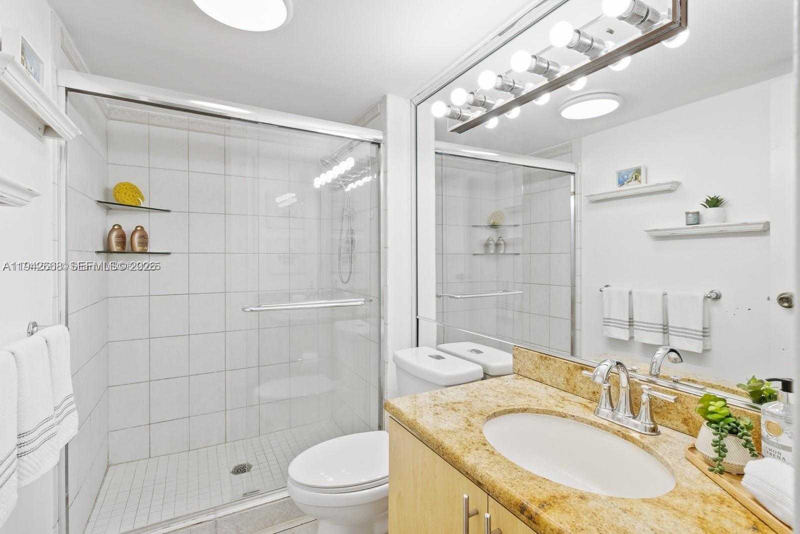 Small Image of 100 BAYVIEW DR #1024, Sunny Isles Beach Number 13