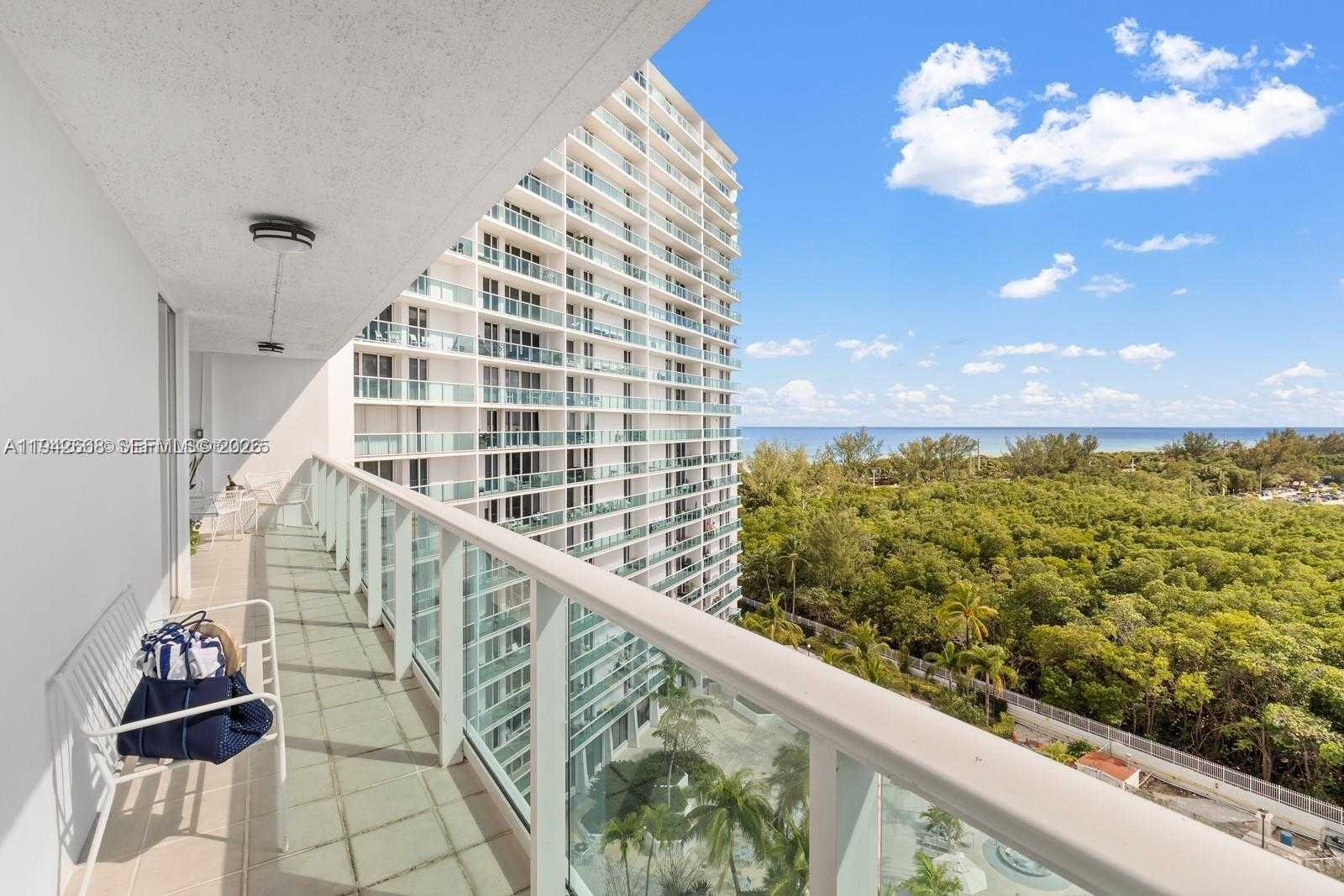 Small Image of 100 BAYVIEW DR #1024, Sunny Isles Beach Number 20