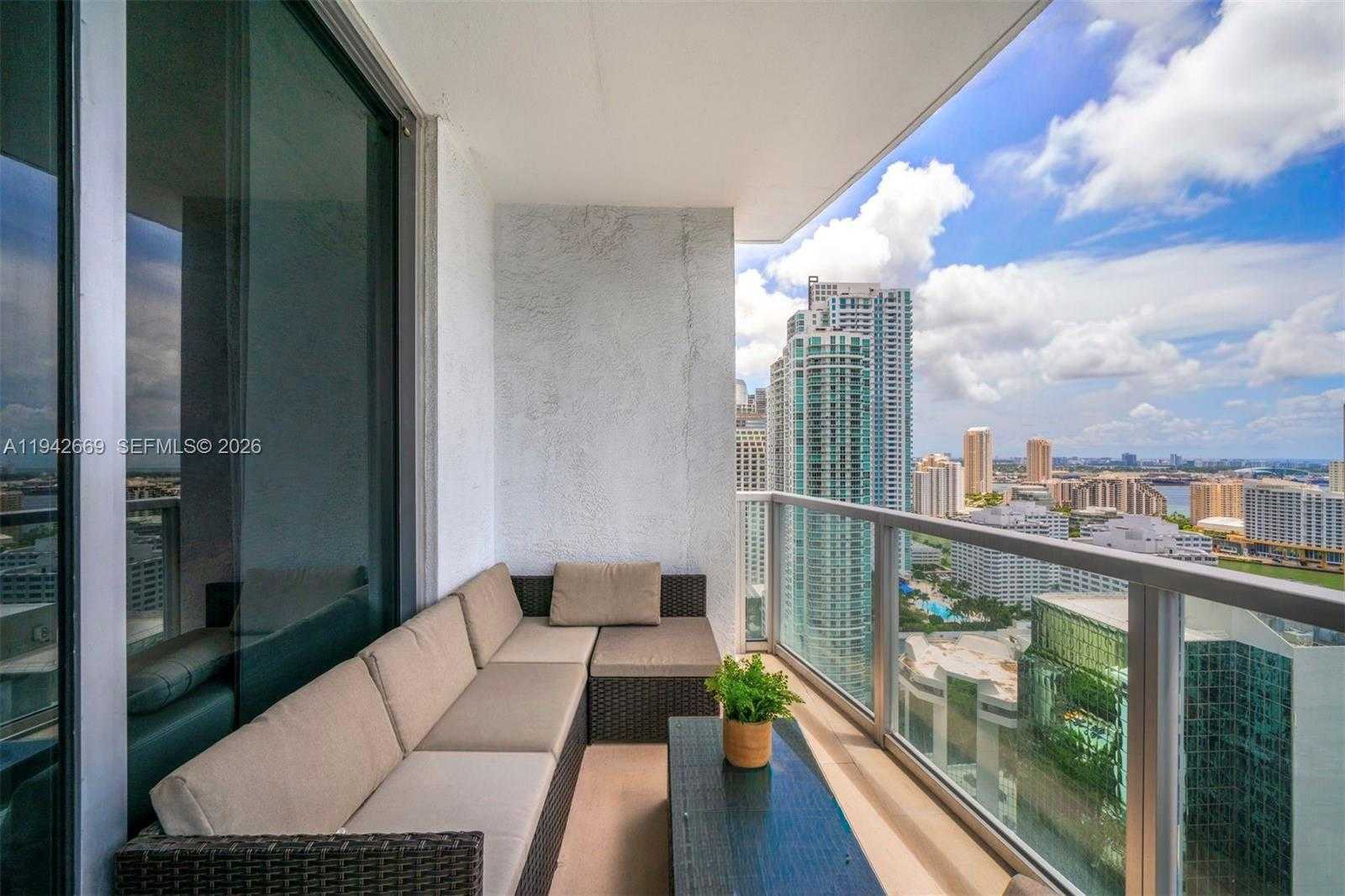 Small Image of 1060 BRICKELL AVE #3003, Miami Number 17