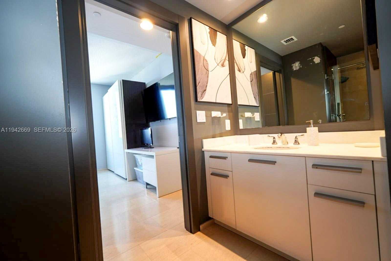 Small Image of 1060 BRICKELL AVE #3003, Miami Number 21